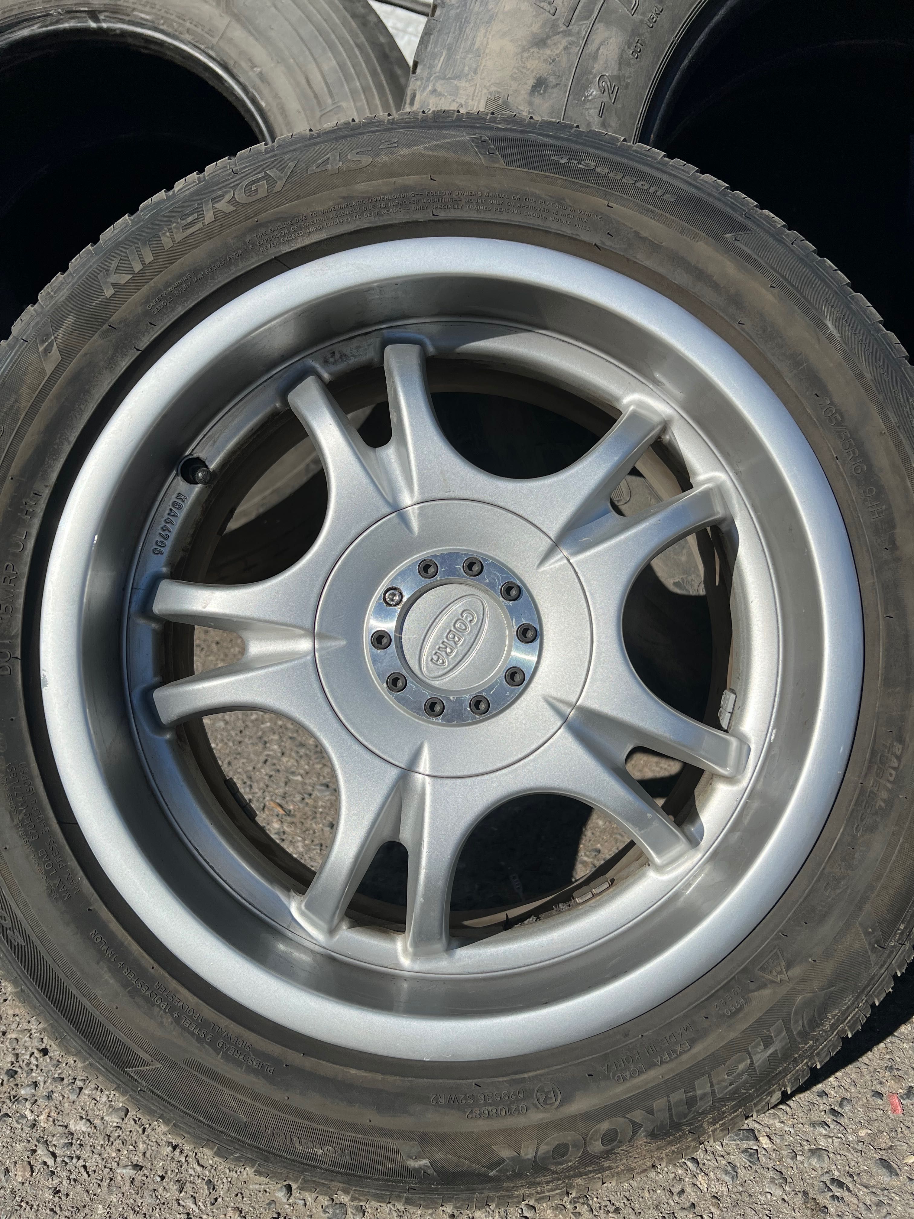 Джанти oz cobra 16цола на два размера . С гумите Hankook all season