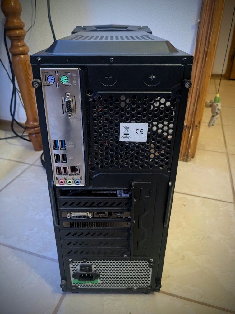 Геймърски компютър Asus Azza, Монитор Dell
