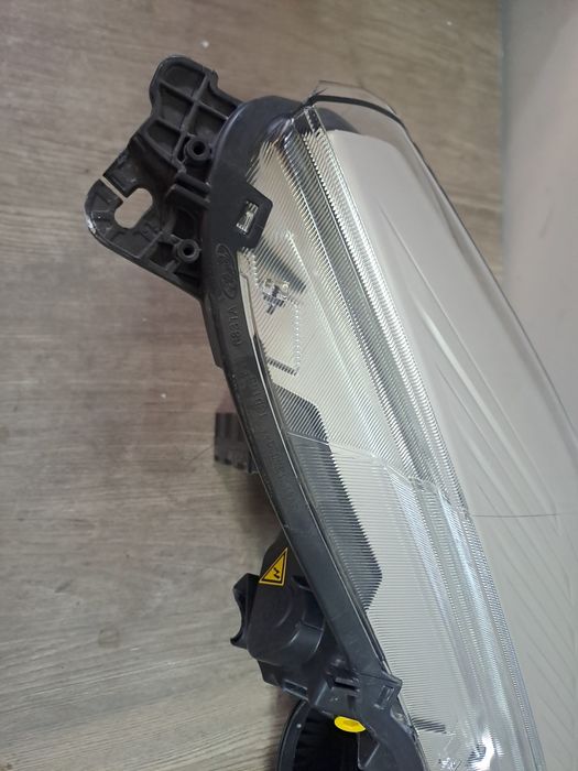 Ford Kuga фар xenon led