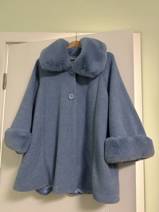 Чисто ново дамско палто