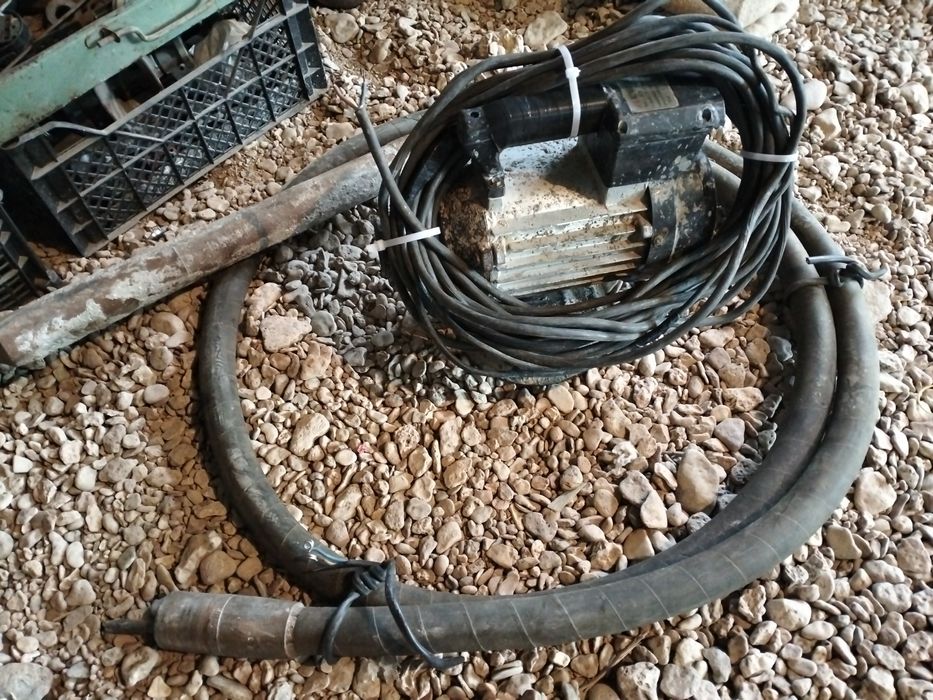 Продам вибратор для бетона