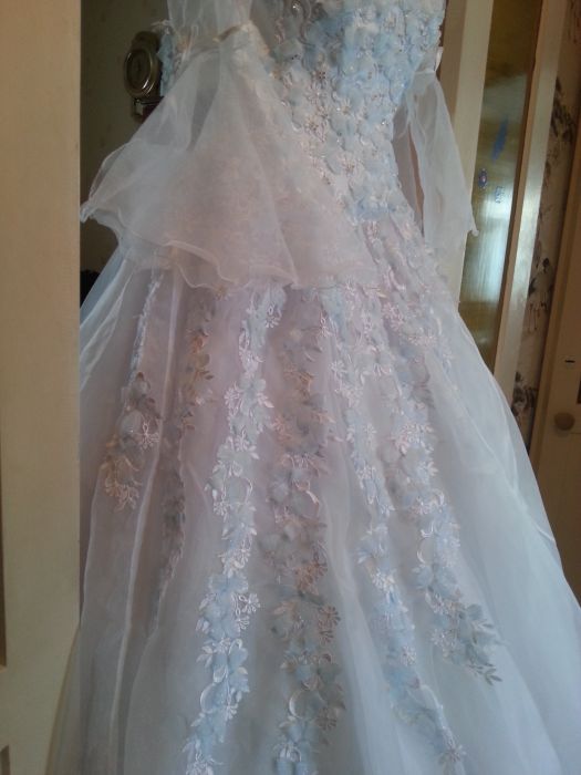 Свадебное платье, очень красивое размер 46-48