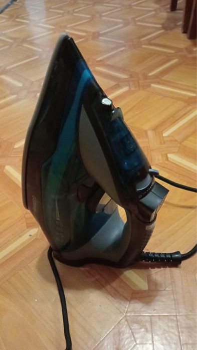 Продам утюг район универмаг