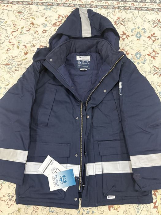 Не дорого!!! Продам зимнюю рабочую куртку