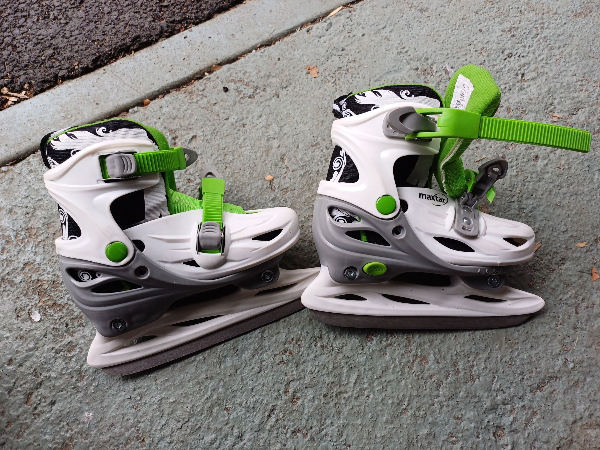 Patine reglabile verde cu alb