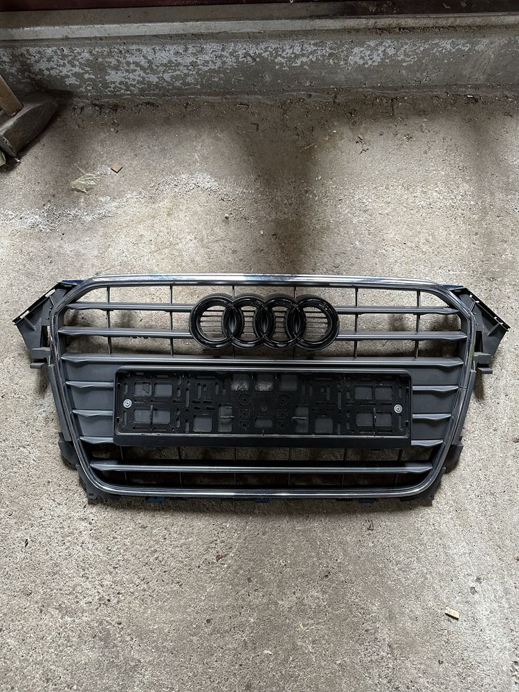 Grila originala audi a4 b8.5