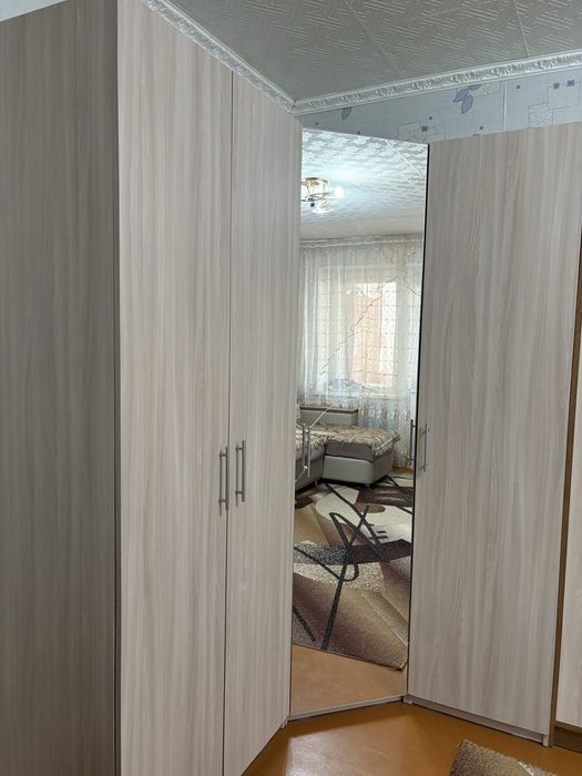 Продам угловой шифонер 170000