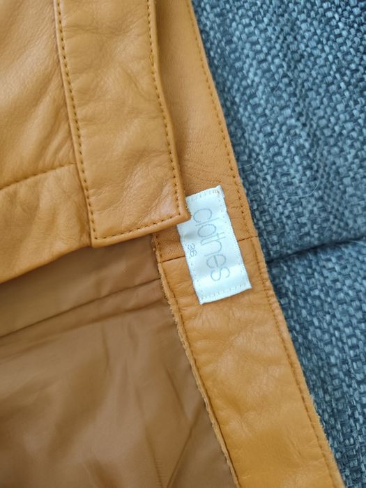 Pantaloni piele nepurtati