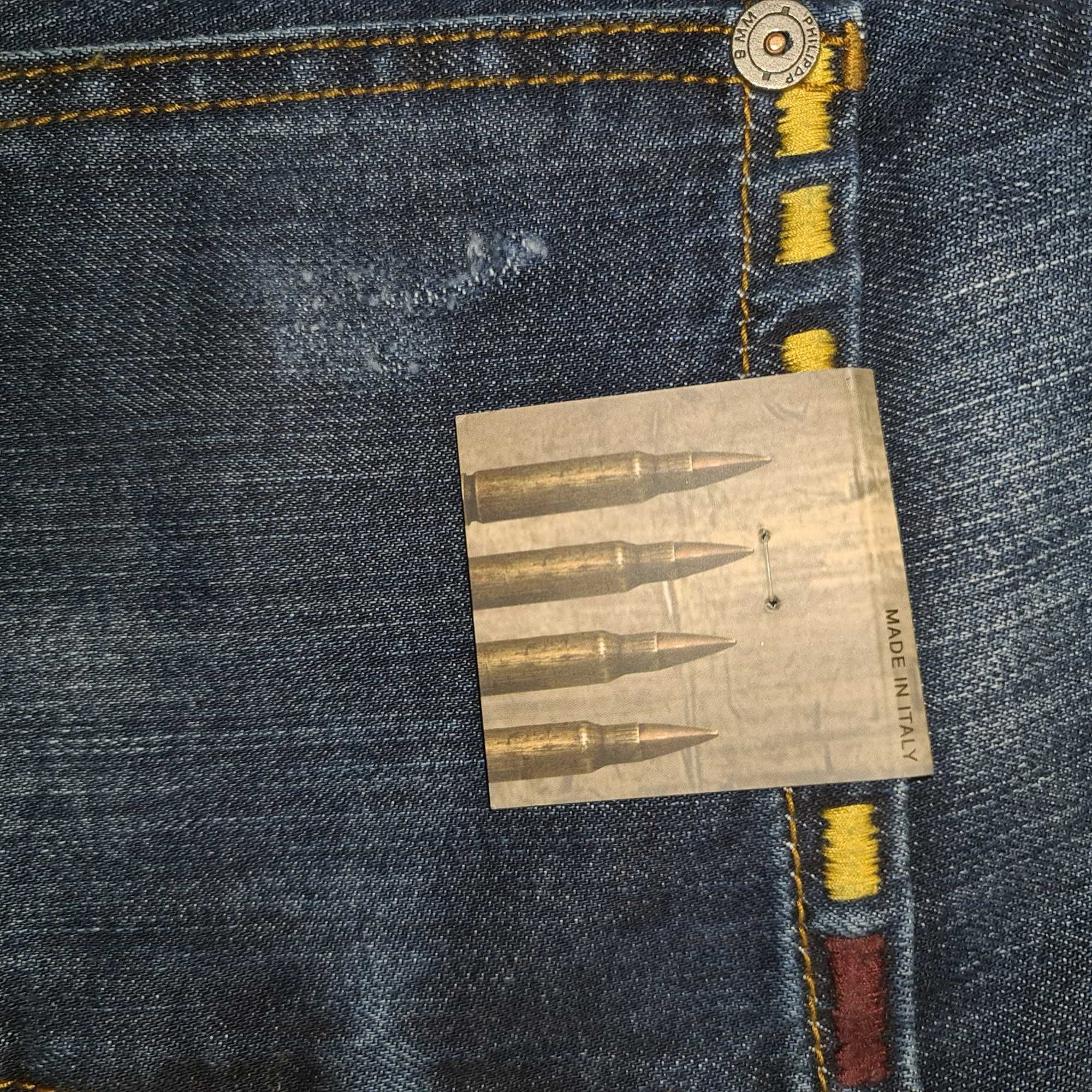 Нови дълги дънки-PHILIPP PLEIN-Made in Italy,разме№31.Цвят-тъмно-сини.