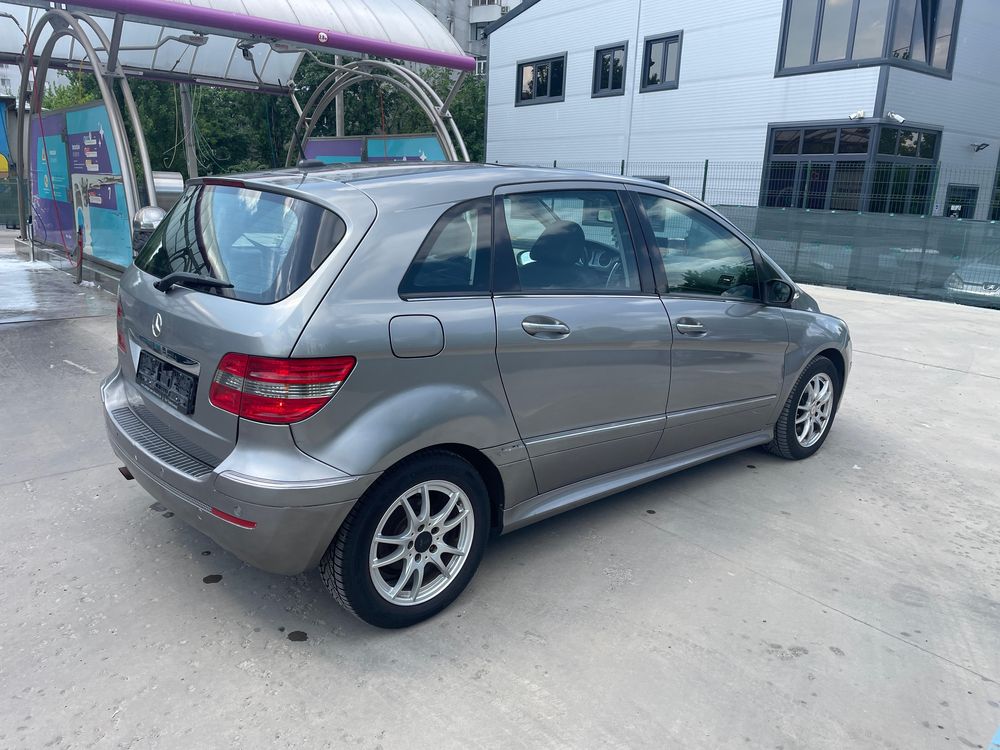 Vand Mercedes B 200