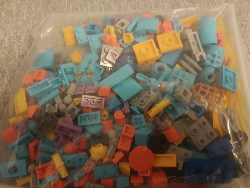 LEGO® DREAMZzz - Izzie si Iepurasul Bunchu 71453, 259 piese