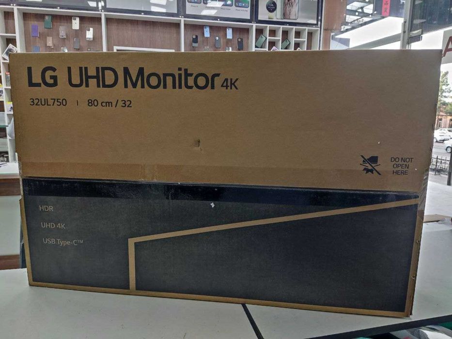 Монитор LG 32" 32UL750