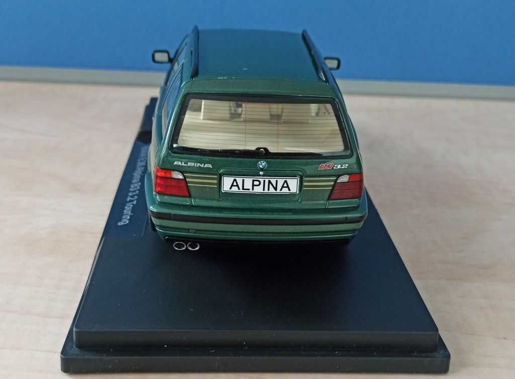 Macheta BMW E36 Alpina B3 3.2 Touring Break 1995 verde - MCG 1/18