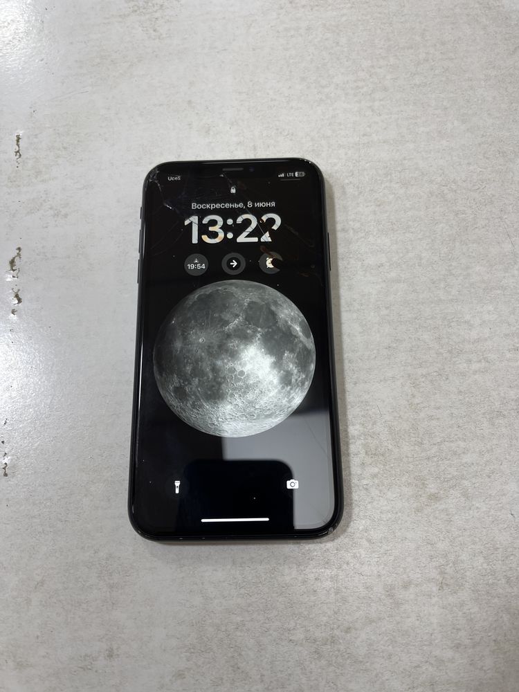 Iphone xr ekran dars ketgan xolati yahshi k/d bor