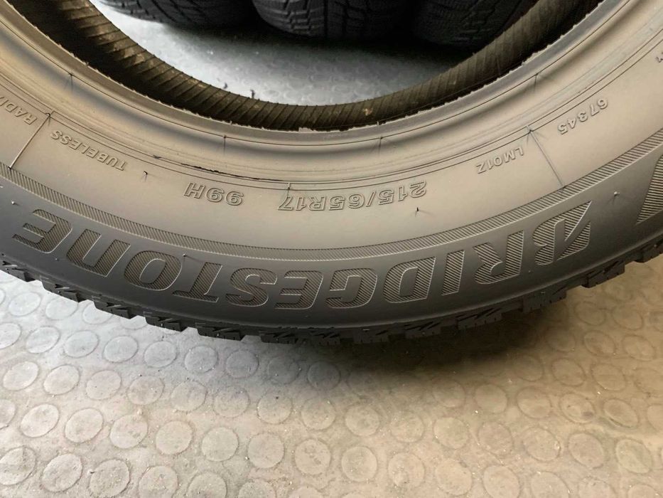 215 65 17 зимни гуми за джип BRIDGESTONE BLIZZAK LM 001 , 4 броя