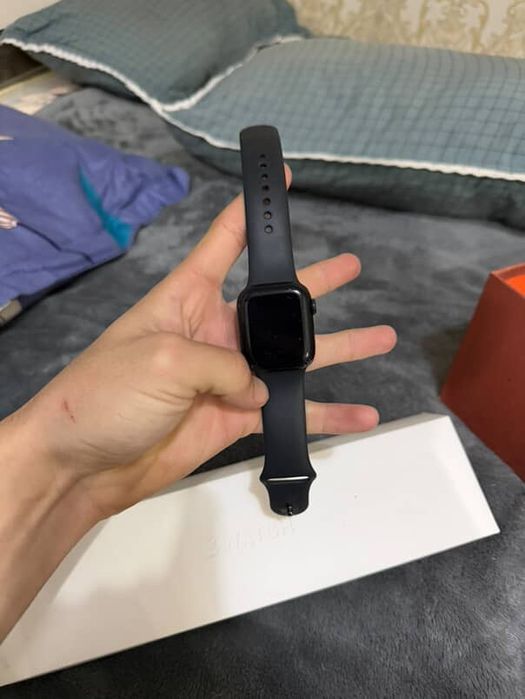 Продам Apple Watch 8 series