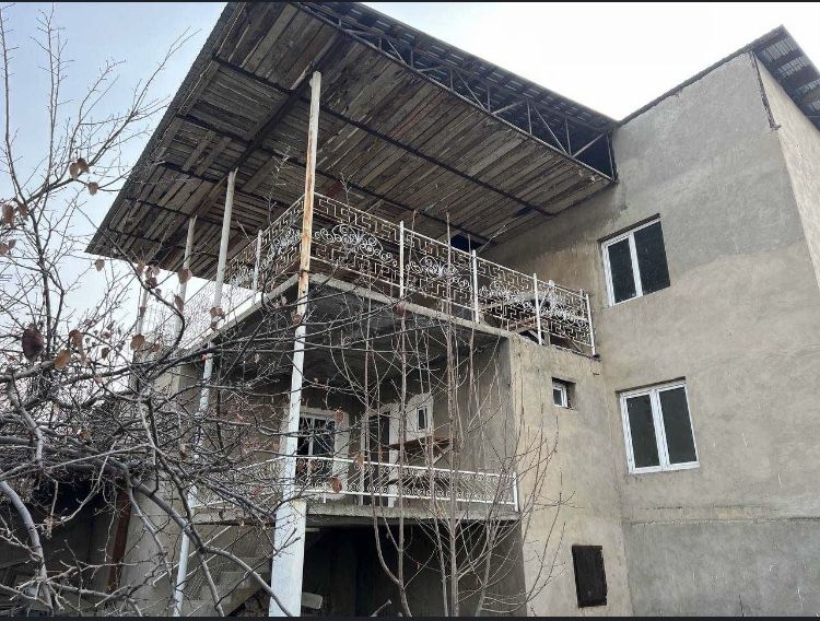 Dacha sotiladi srochna