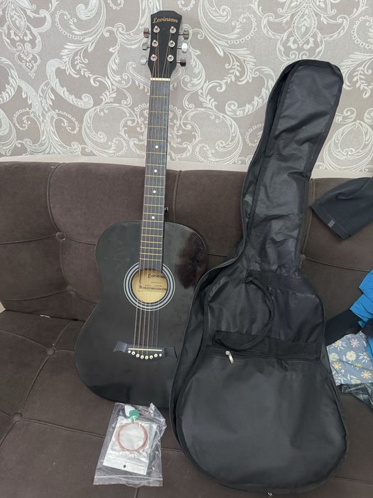 Гитара 6 струн черного цвета