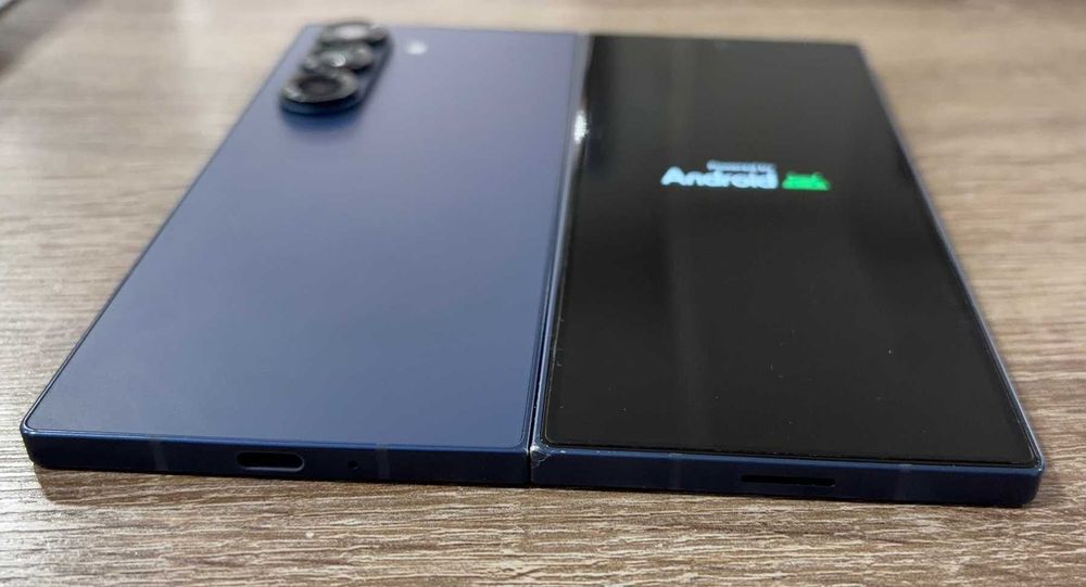 Samsung Galaxy Z Fold6 5G 256GB 12GB RAM с гаранция