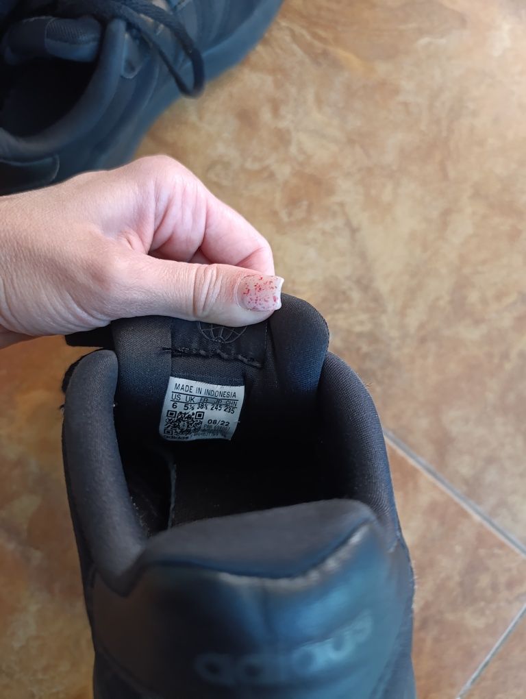 Маратонки Adidas