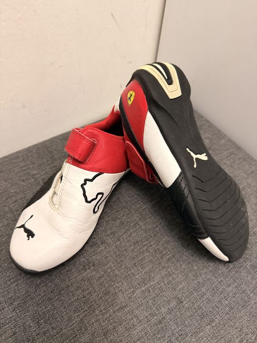 Adidasi puma ferarri marimea 30