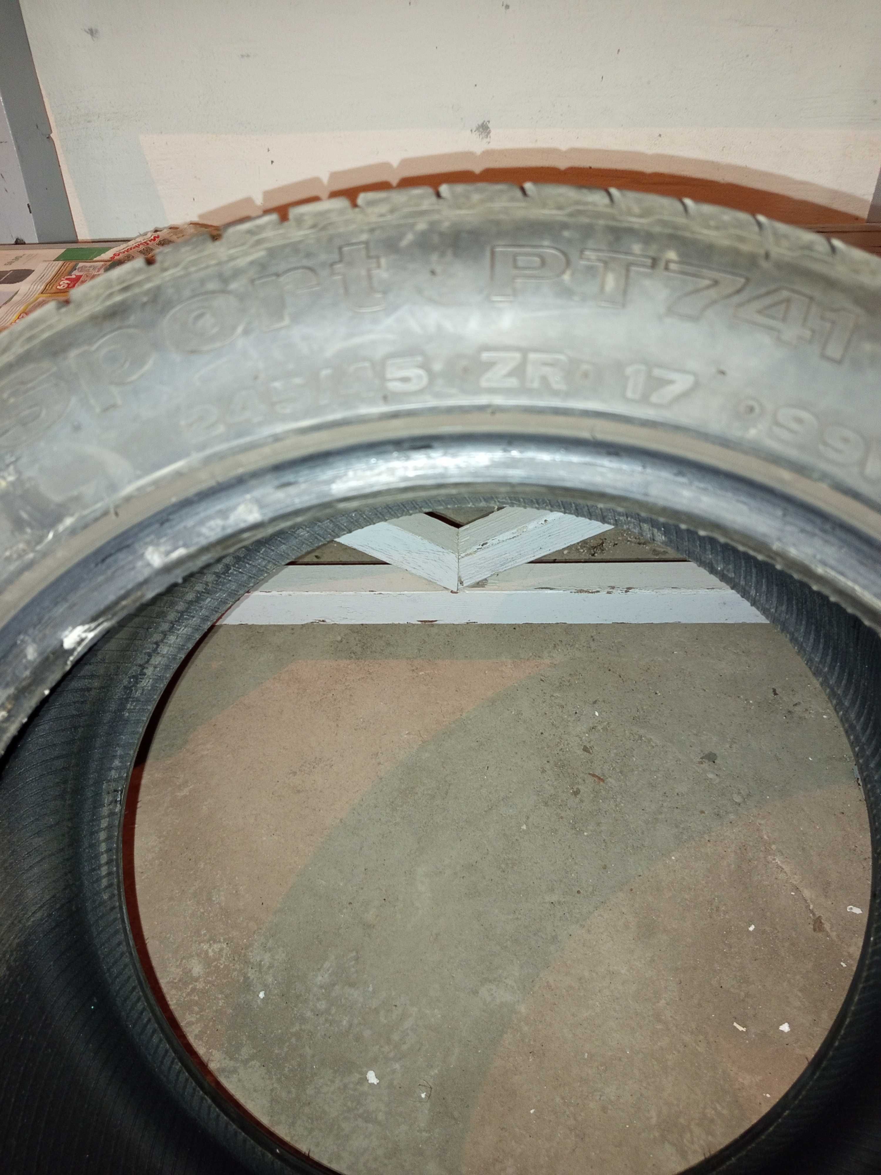 Продавам летни гуми 245/45/17