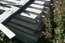 vind spalieri beton de 8x8 cm si 2,40 metri,absolut noi