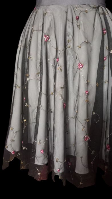 Ie cu dantela și paiete