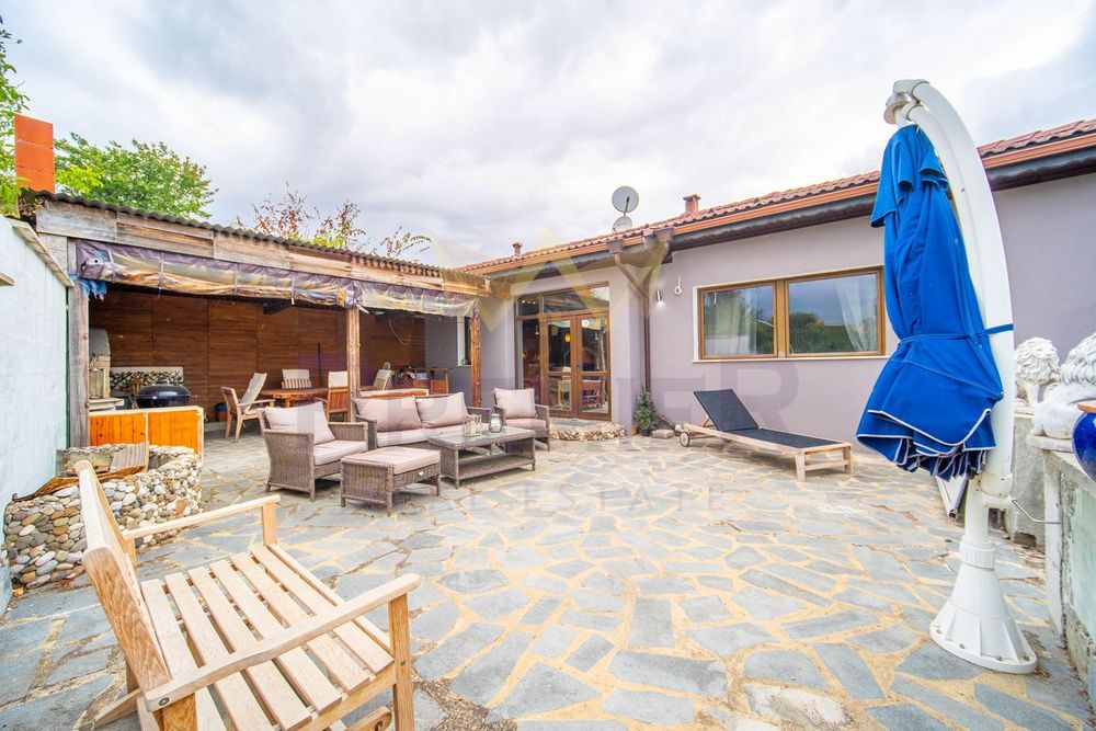 Парцел с Две Къщи и 2 дка двор ж.к. Изгрев Варна