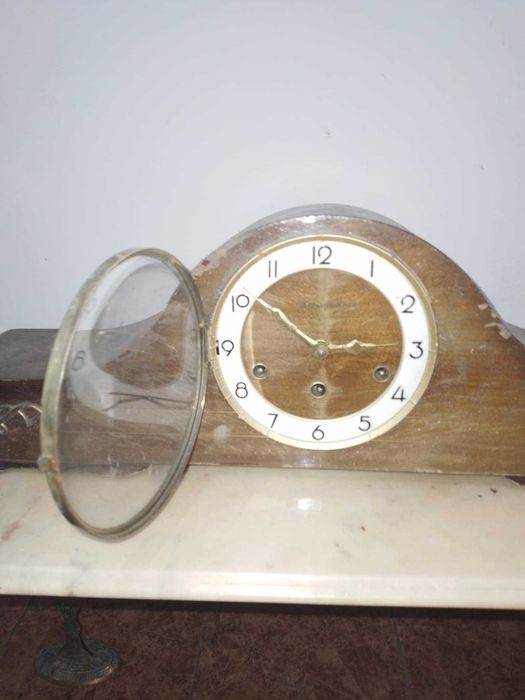 Ceas de masa vintage