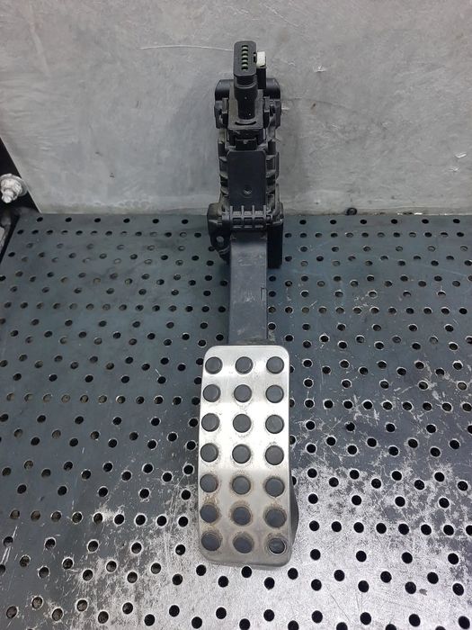 pedala acceleratie mercedes  a-class  w177  a1773001900