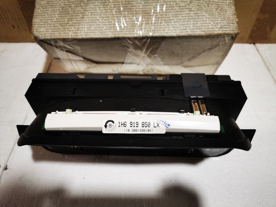 Ceasuri de bord noi originale in cutie Volkswagen Golf III / Vento