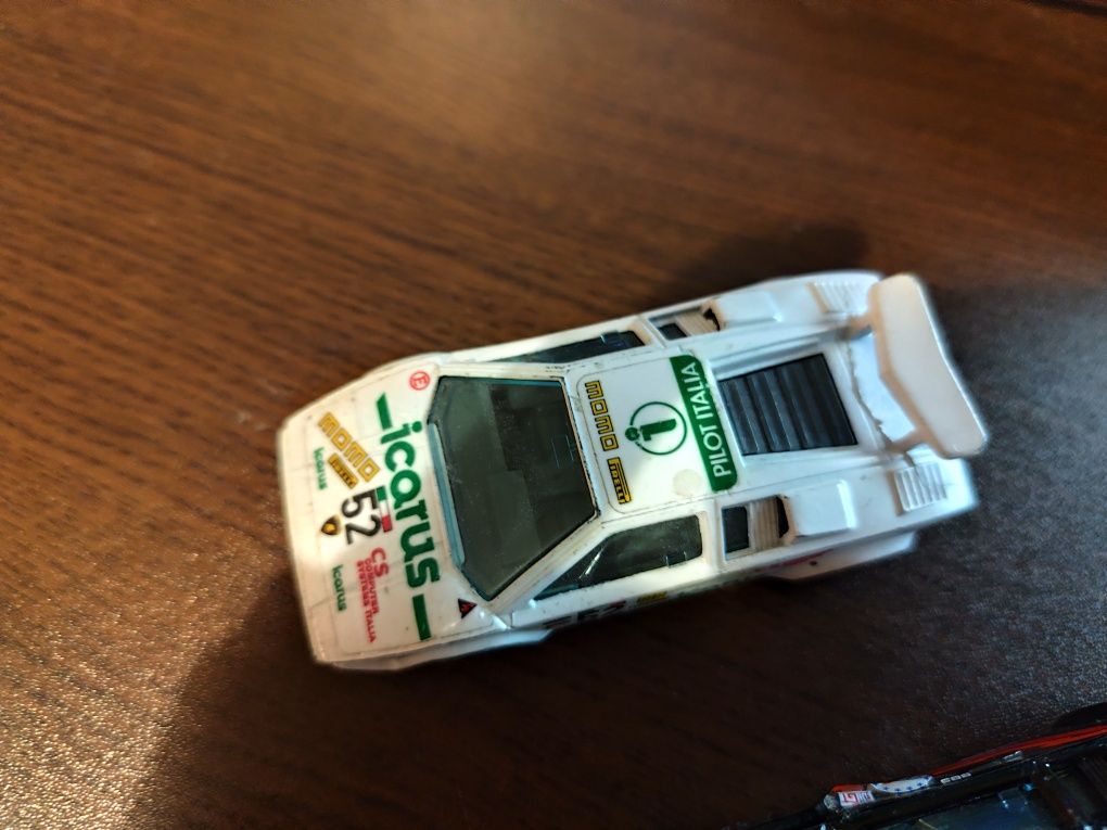 Lamborghini Countach 5000 - 1:43 - колички на Burago