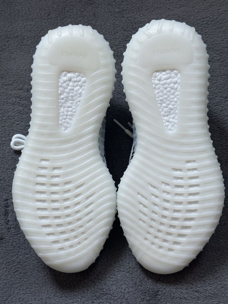 Adidas Yeezy 350 Zebra (CALITATE PREMIUM)