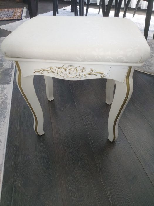 Scăunel Alb cu model auriu lemn Vitange