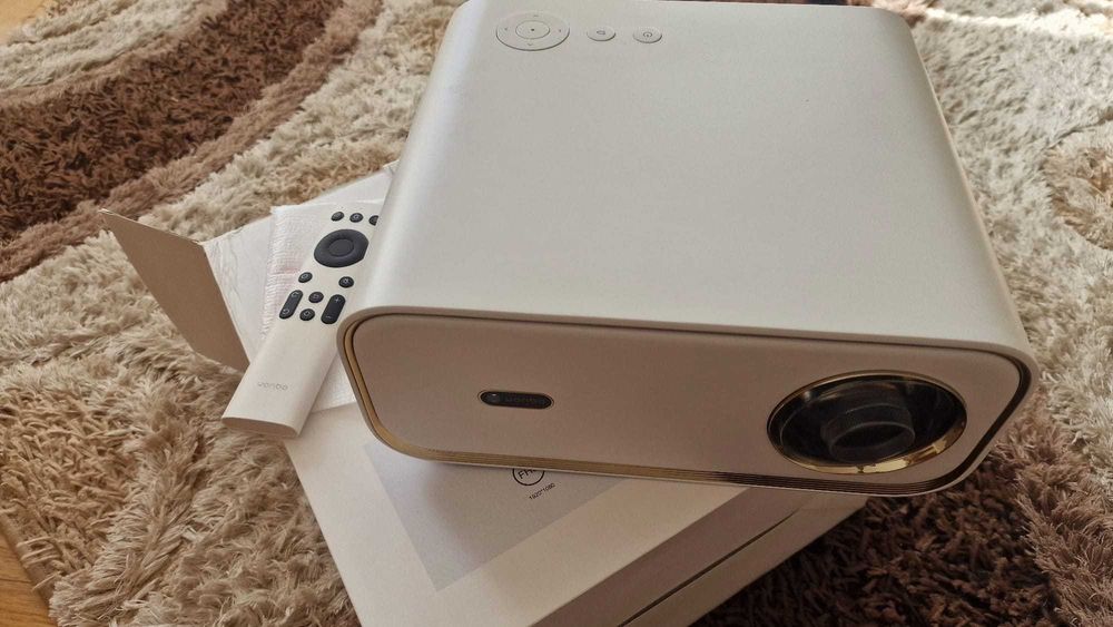 Videoproiector Full HD Wanbo X5 Pro – stare impecabilă + ecran bonus