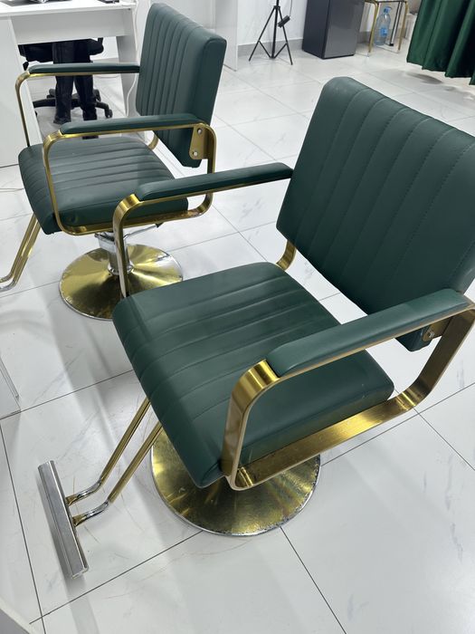 Продам кресло для парикмахера