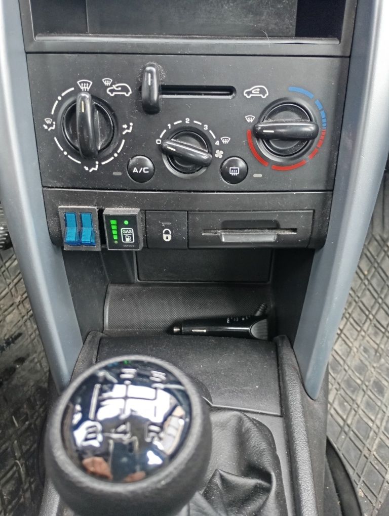 Пежо 207 1.4 газ