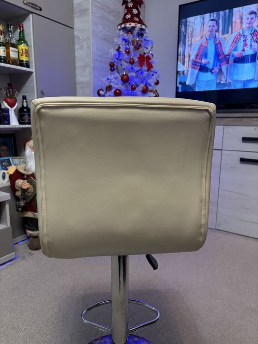 Scaun bar bej ca nou