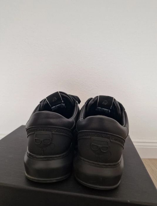Vând sneakerşi Karl Lagerfield
