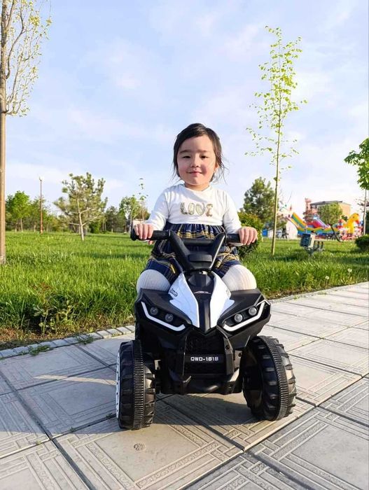 Elektromobil bolalar uchun - musiqali - Детский электромобиль