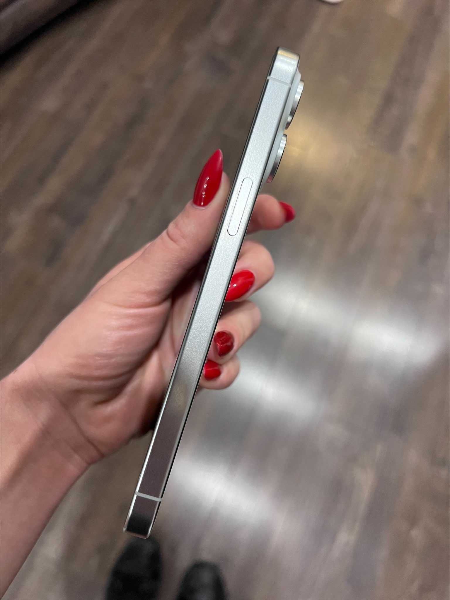 НОВ Apple iPhone 15 Pro Max 512GB с 3г. Гаранция