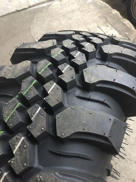35x10.5-16 (275/85R16) CST by Maxxis Anvelope OFF Road CL-18