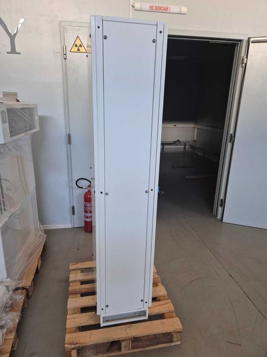 Метален шкаф за ел табла