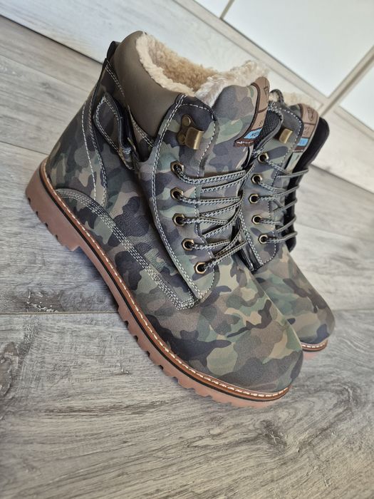 Bocanci barbati.Sunt noi.