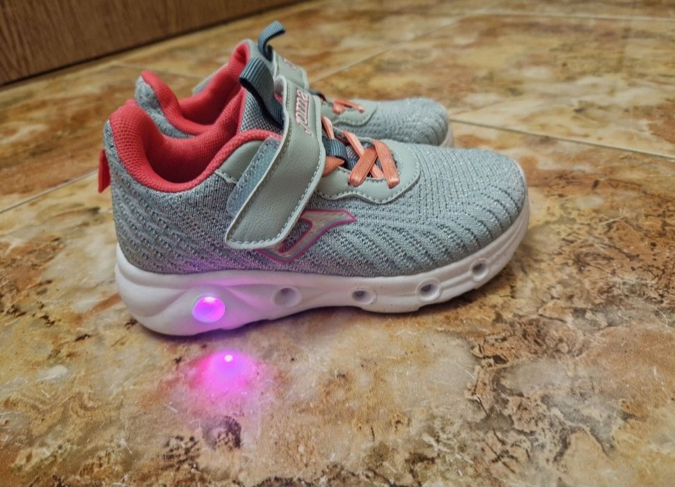 Adidasi JOMA pt copil , impecabili