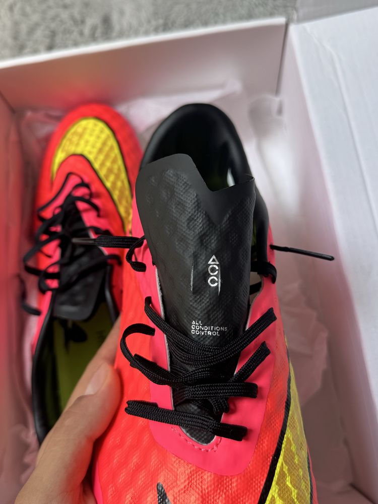 Nike Hypervenom Phantom Elite Hyperpunch