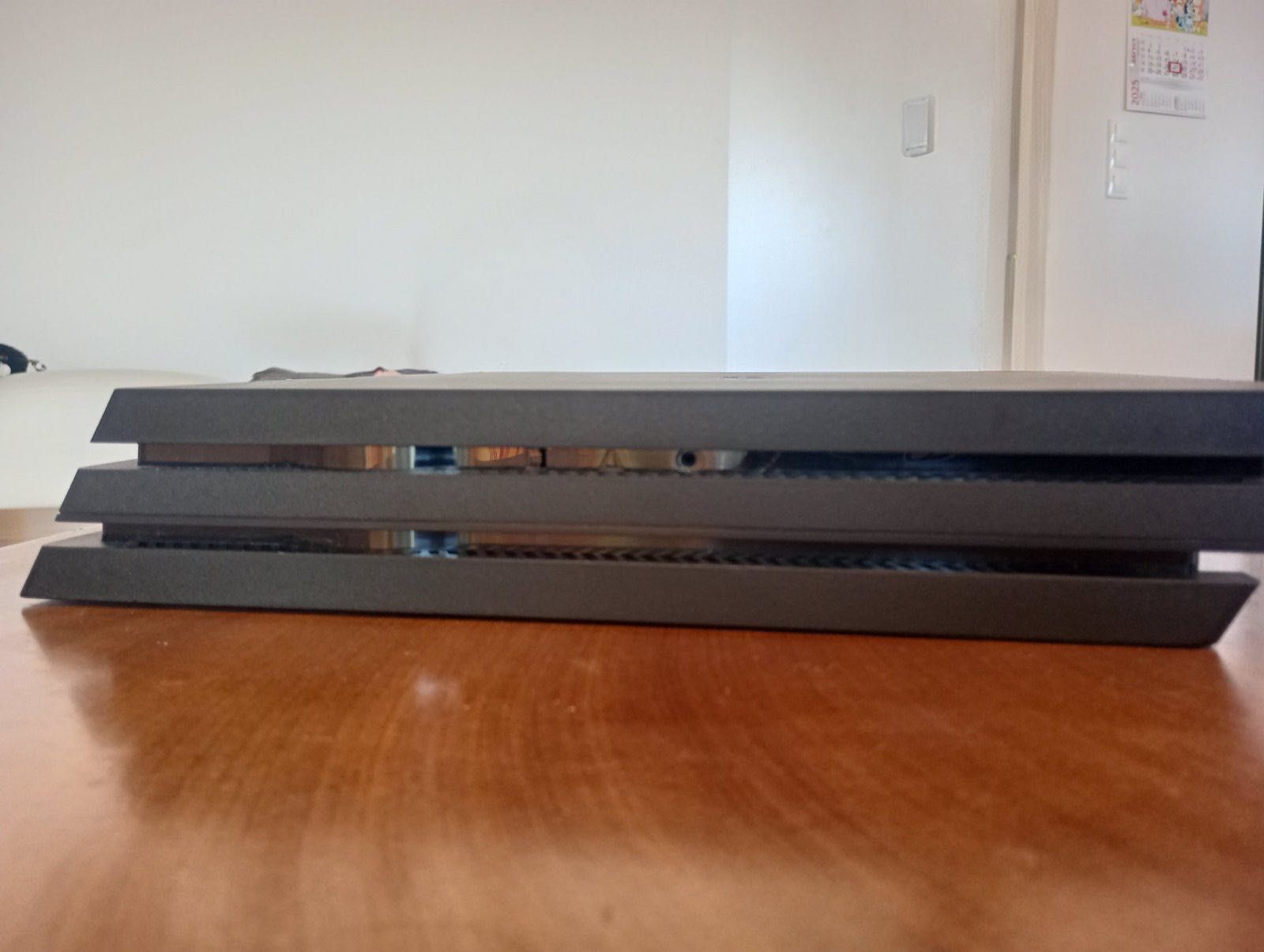 PlayStation 4 pro , PS4 pro с контролери и игри