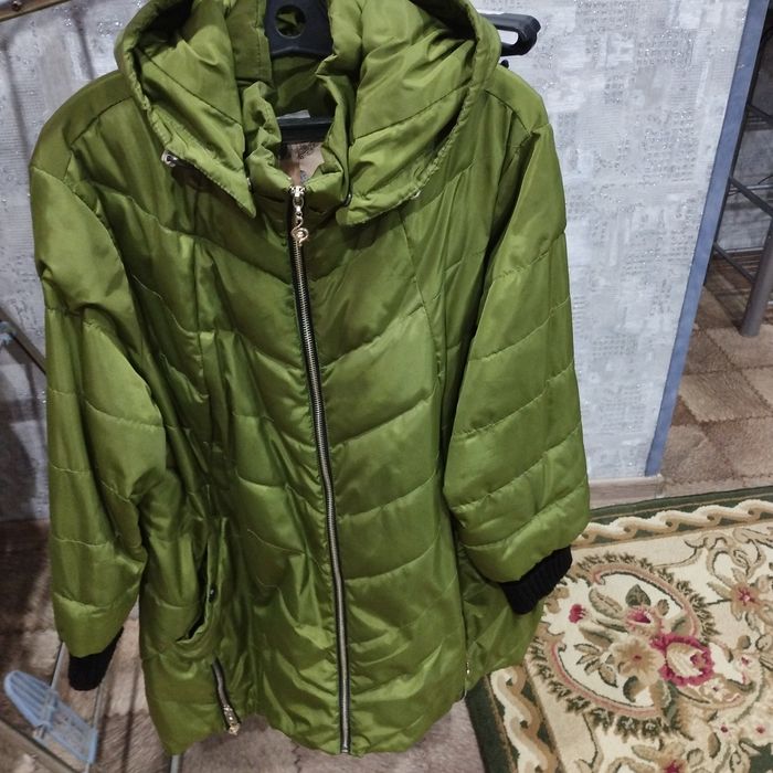 Продам женскую куртку.