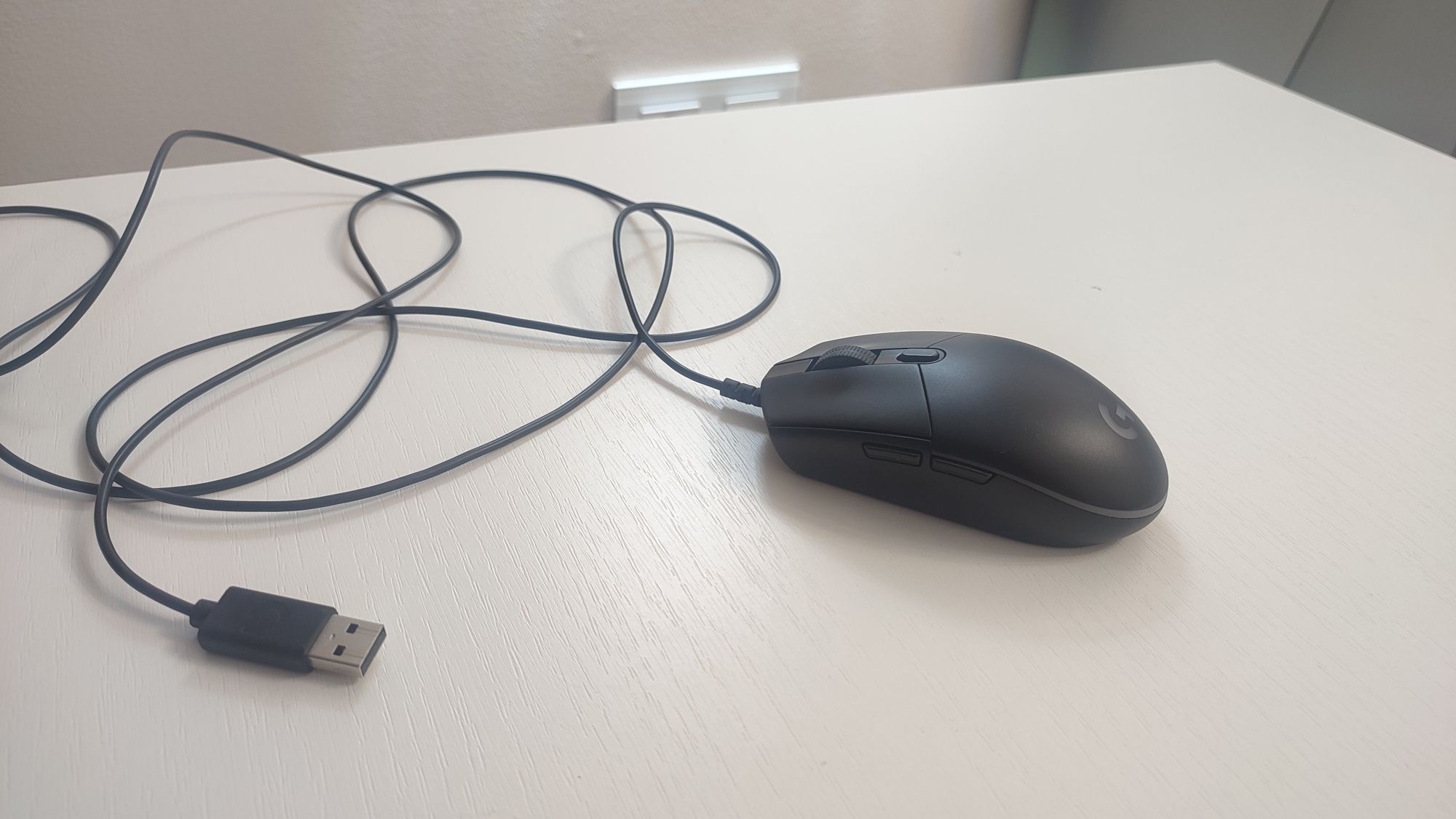 Продам игровую мышку Logitech